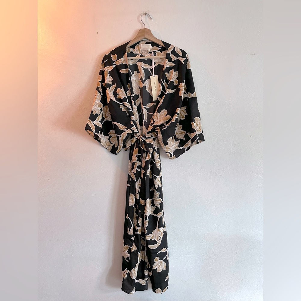 Mansion Du Soir Floral Kimono Robe